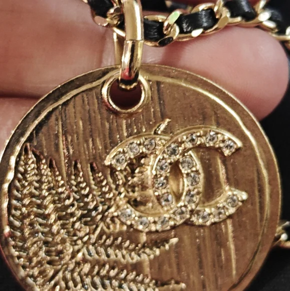 NEW CHANEL Coin Pendant Necklace